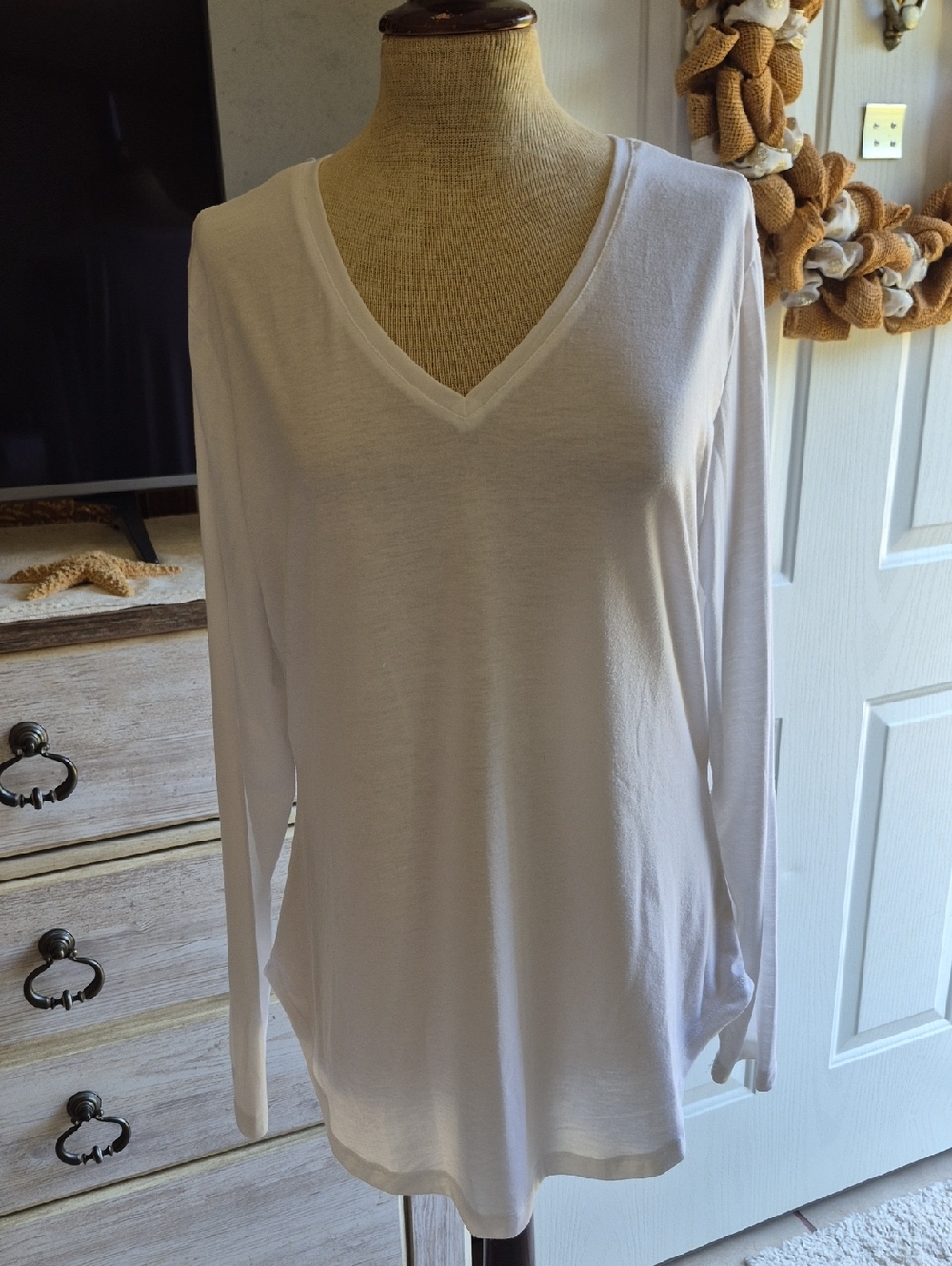Classic White V-Neck Long Sleeve Tee